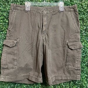 Izod Men's Tan Cargo Shorts